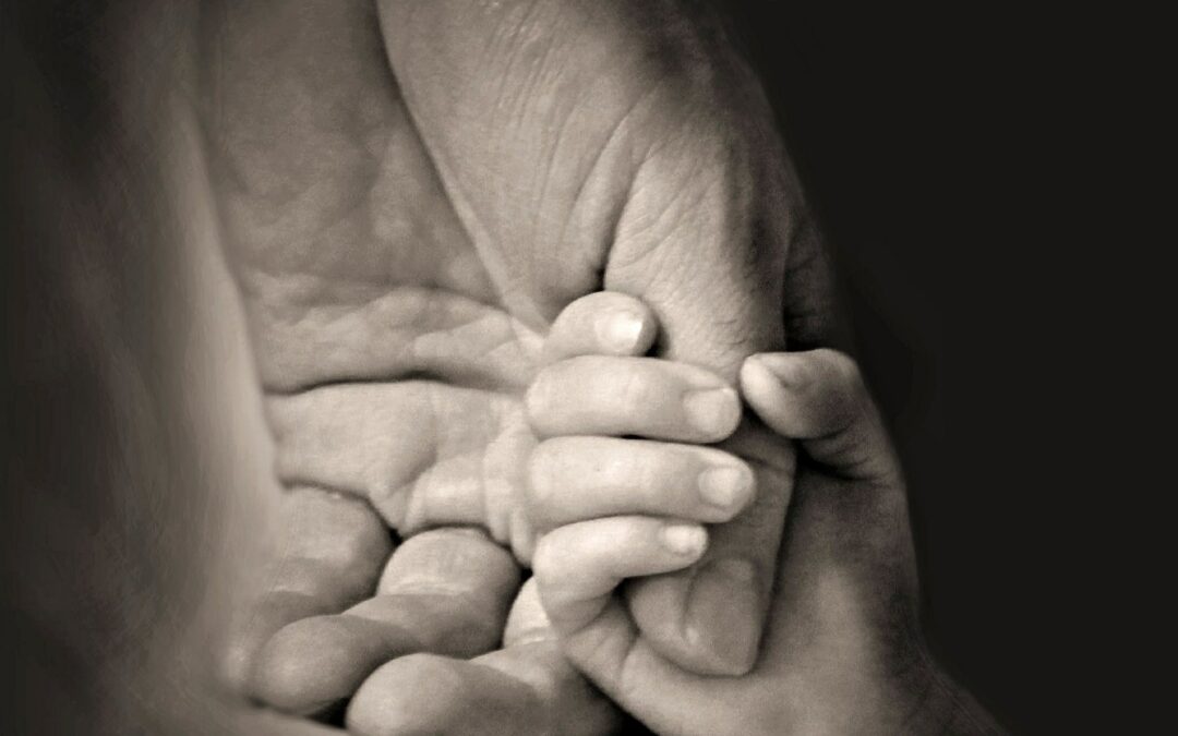 hands 407389 1920